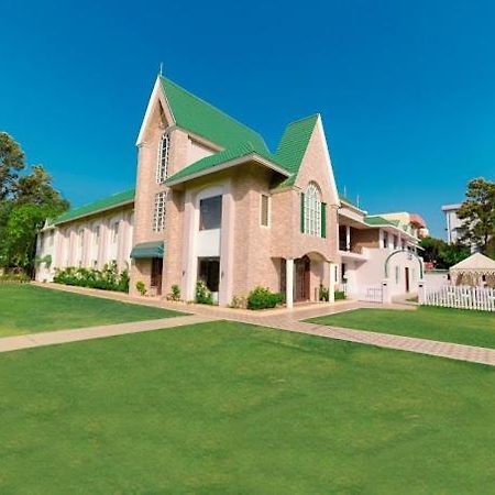 Отель Executive Club Барели Экстерьер фото