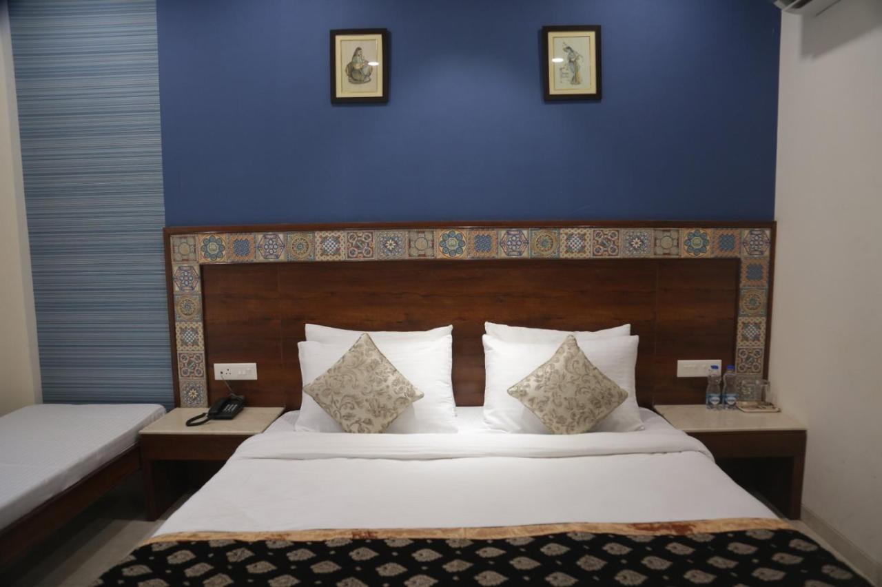 Отель Executive Club Барели Экстерьер фото