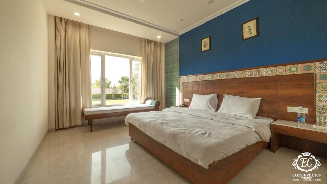 Отель Executive Club Барели Экстерьер фото