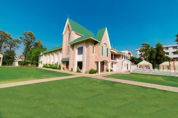 Отель Executive Club Барели Экстерьер фото